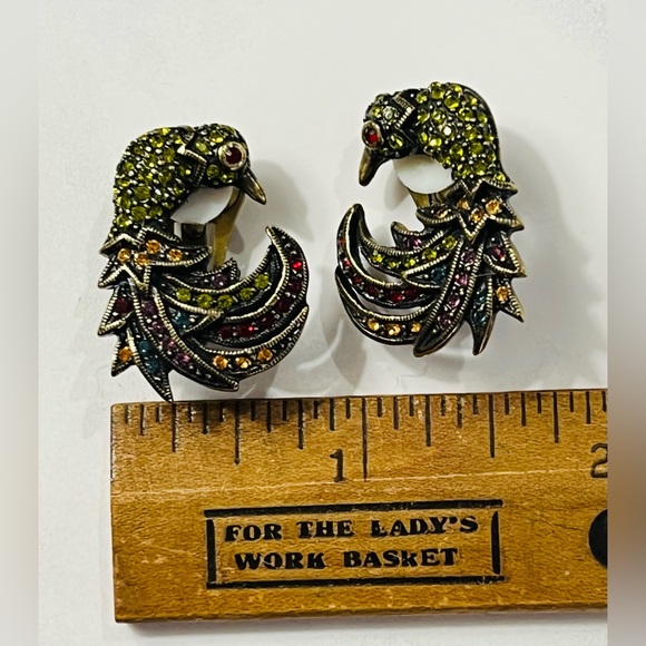 Heidi Daus “For The Birds” clip vintage Swarovski Crystals earrings EUC - Picture 10 of 10